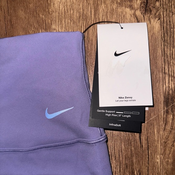 Nike Zenvy Women's Gentle-Support High-Waisted 8" Biker Shorts - Picture 2 of 4